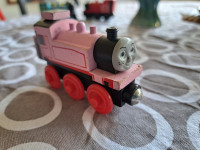 Drvena lokomotiva - vlak rozi pink