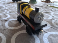 Drvena lokomotiva - vlak žuti