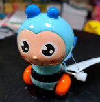 Igračka na navijanje - pčelica pčela