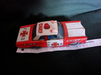 Limeni autić igračka Ford - Japan