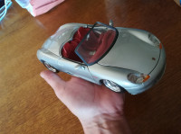 Metalni autić Porsche Boxter 1:18 Maisto
