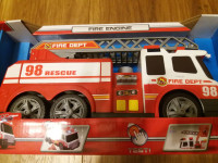 VATROGASNO VOZILO VATROGASCI SVJETLOSNI ZVUČNI VODENI EFEKTI NOVO