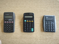 Kalkulator - tri komada