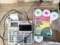 Stolni kalkulator sa trakom + 8 traka za mašinu  TEXAS INSTRUMENTS TI