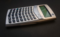 Znanstveni kalkulator HP 33s