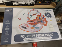 Baby GYM nov neraspakiran prodajem za 30€