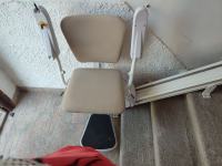 Invalidska podizna stolica vrlo povoljno, još sniženo. SAMO 1850 E