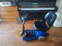 MALI ELEKTRIČNI SKUTER