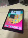 Ipad 6 gen. A1893 - ODLICNO STANJE - punjac - 128GB - baterija super