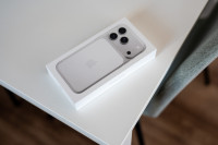 ***NOV, ZAPAKIRAN***iPhone 17 Pro 256GB srebrni***