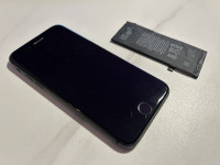 iPhone 8, iCloud lock, voda ušla - radi