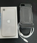 iPhone SE 3 2022 (98% zdravlje baterije)