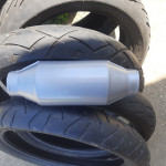 KATALIZATOR SA METALNIM ULOŠKOM ZA SPORTSKE AUTOMOBILE