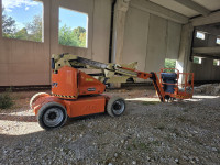 Najam zglobne podizne platforme / bina / kobra