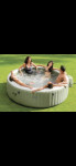 Intex jacuzzi 216x71cm novi,zapakirani za 6 osoba