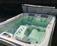Jacuzzi Wellis
