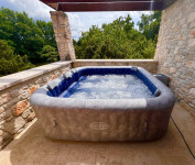 Prodajem Masažni bazen (jacuzzi) Lay-Z-Spa San Francisco Smart Hydroje