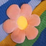 Nekorišten mekani jastučić u obliku cvjetića