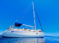 jedrilica BAVARIA 33 Cruiser sa pramčanim trasterom