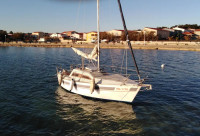 Povoljna jedrilica na prodaju- Makarska. Moze na lizing