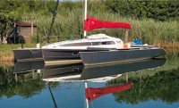 Quorning Dragonfly 920 Swing-Wing Trimaran, Trailer, Motor, Refited