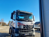 Mercedes aroxs 18 43 4x4