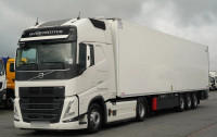 Volvo FH 460 XXL sa Schmitz hladnjačom i 2 podizne osovine
