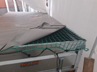 Prodajem laku prikolicu