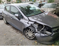 Renault Clio 4,benzin oštećen s dijelovima za popravak