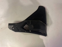 6987605 - POKLOPAC BRISAČA PREDNJI DESNI BMW 5 6 F10 F11 F18 F06