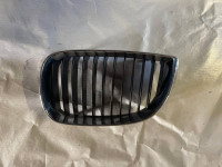 70771299 - PREDNJE LIJEVO BUBREŽNO SVJETLO CRNO KROMIRANO BMW 1 E81 E8