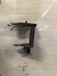 80 nosač prednjeg lijevog svjetla AUDI prednji lijevi 8a0915437