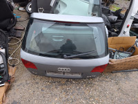 A4 b7 karavan zadnja hauba