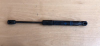 amortizer poklopca motora serije 1 2 3 4 f20 f30 f31 f32 7239233