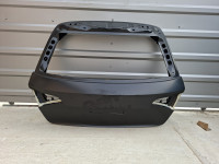 audi a3 zadnja hauba