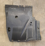 Audi a5 zadnja lijeva plastika podvozja