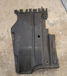 Audi a5 zadnja lijeva plastika podvozja