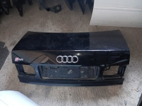 Audi A8 D2 zadnja hauba