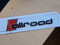 Audi allroad znak crni