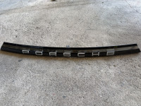 BLENDA ZADNJE HAUBE PORSCHE PANAMERA 971 2019