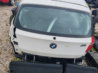 Bmw 1 zadnja hauba