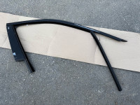 Bmw G21 lajsna oko vrata (prednja lijeva)