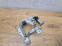 bmw m5 m6 f06 f10 f12 f13 drška držač pumpe vode s63 4.4 v8 7847577 Pe
