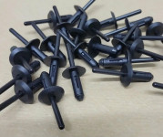 BMW plastične zakovice nitne