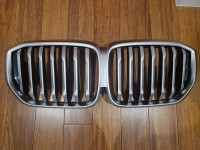 BMW X5 LCI prednja maska / grill