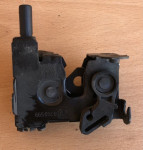 Brava poklopca motora serije 7 e65 e66 bmw 8240599
