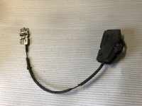 Brava poklopca prtljažnika A8 D3 AUDI brava 4e0827383