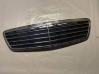 C klasa W203 maska ​​prednja maska ​​MERCEDES BENZ 2000-2004