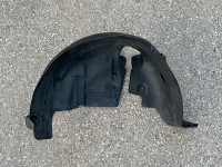 Clio 3 Oplata Plastika Oko Kotaca Zadnja Lijeva