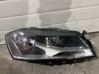 DESNI FAR VW PASSAT B7 2012